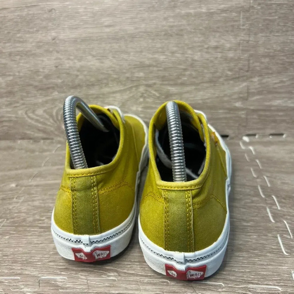 Vans Authentic Women's‎ Yellow Suede Sneakers Size 8.5 Casual Skateboarding - Picture 2 of 5